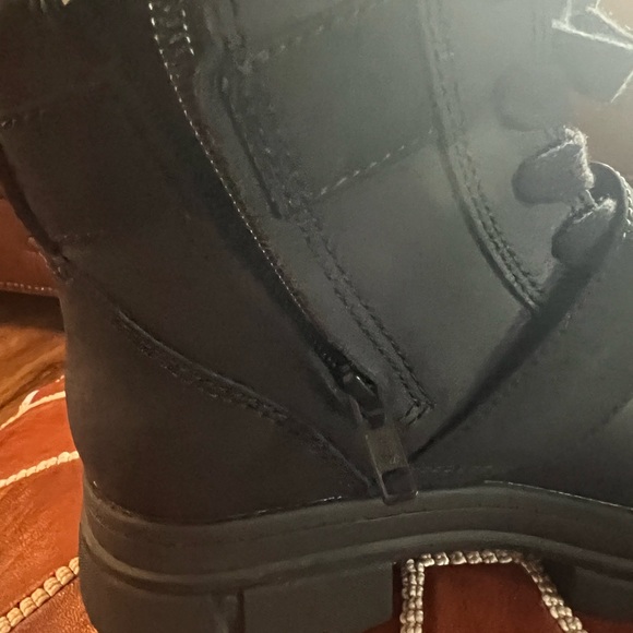 NWOT UGG Ashton Lace Up Boots - Picture 7 of 14